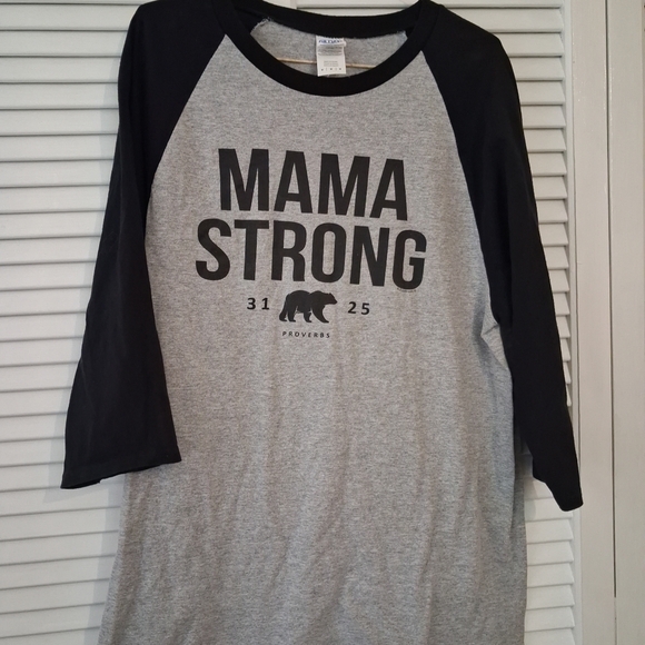 Gildan Tops - Gildan Women's Raglan Shirt